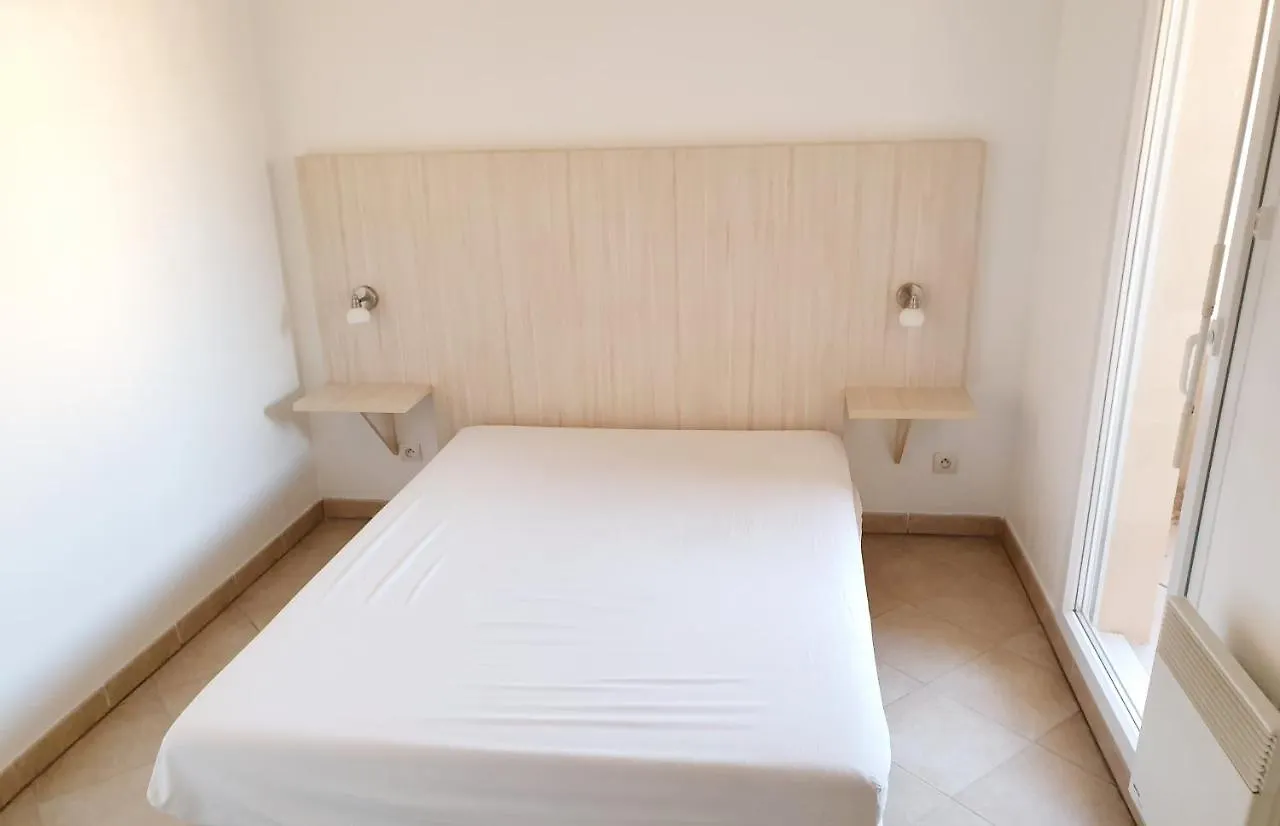 Appart Classe 3 Etoiles T2 Cabine 1-6 Pers Residence Avec Piscine - Parking Roquebrune-sur-Argens France