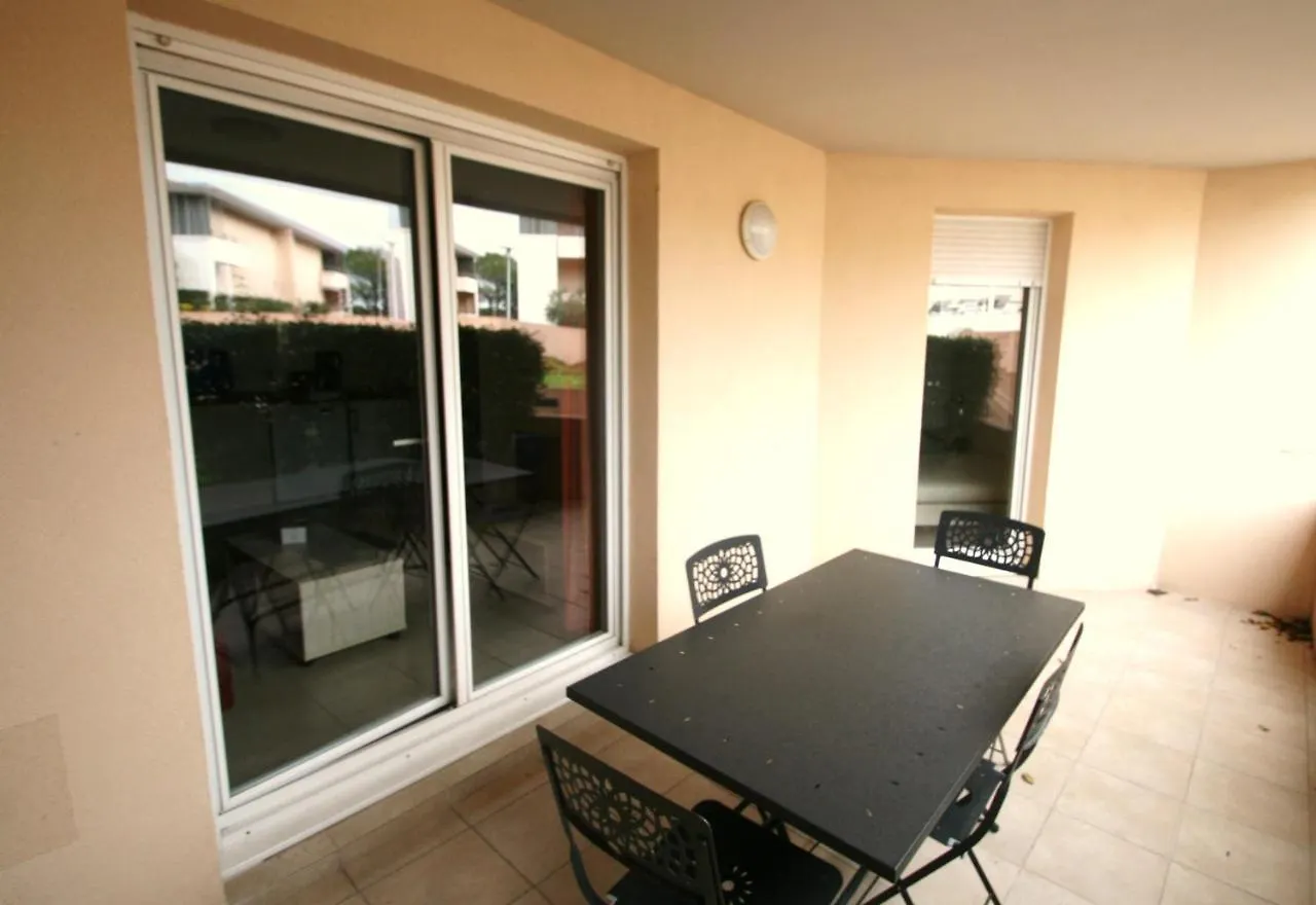 Apartment Appart Classe 3 Etoiles T2 Cabine 1-6 Pers Residence Avec Piscine - Parking Roquebrune-sur-Argens France