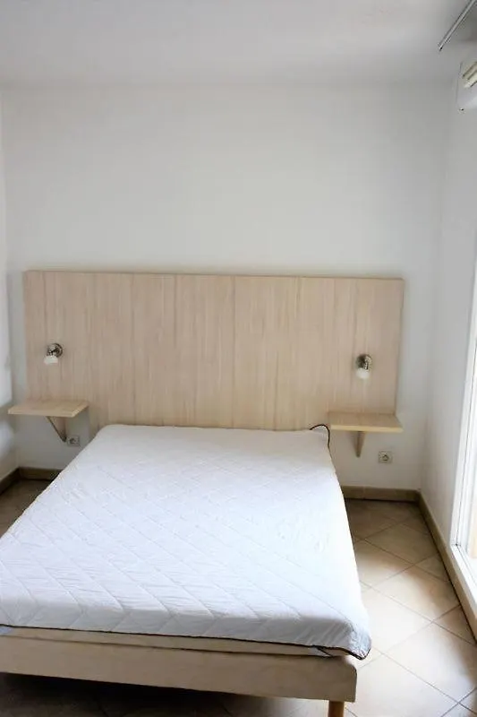 Appart Classe 3 Etoiles T2 Cabine 1-6 Pers Residence Avec Piscine - Parking Roquebrune-sur-Argens