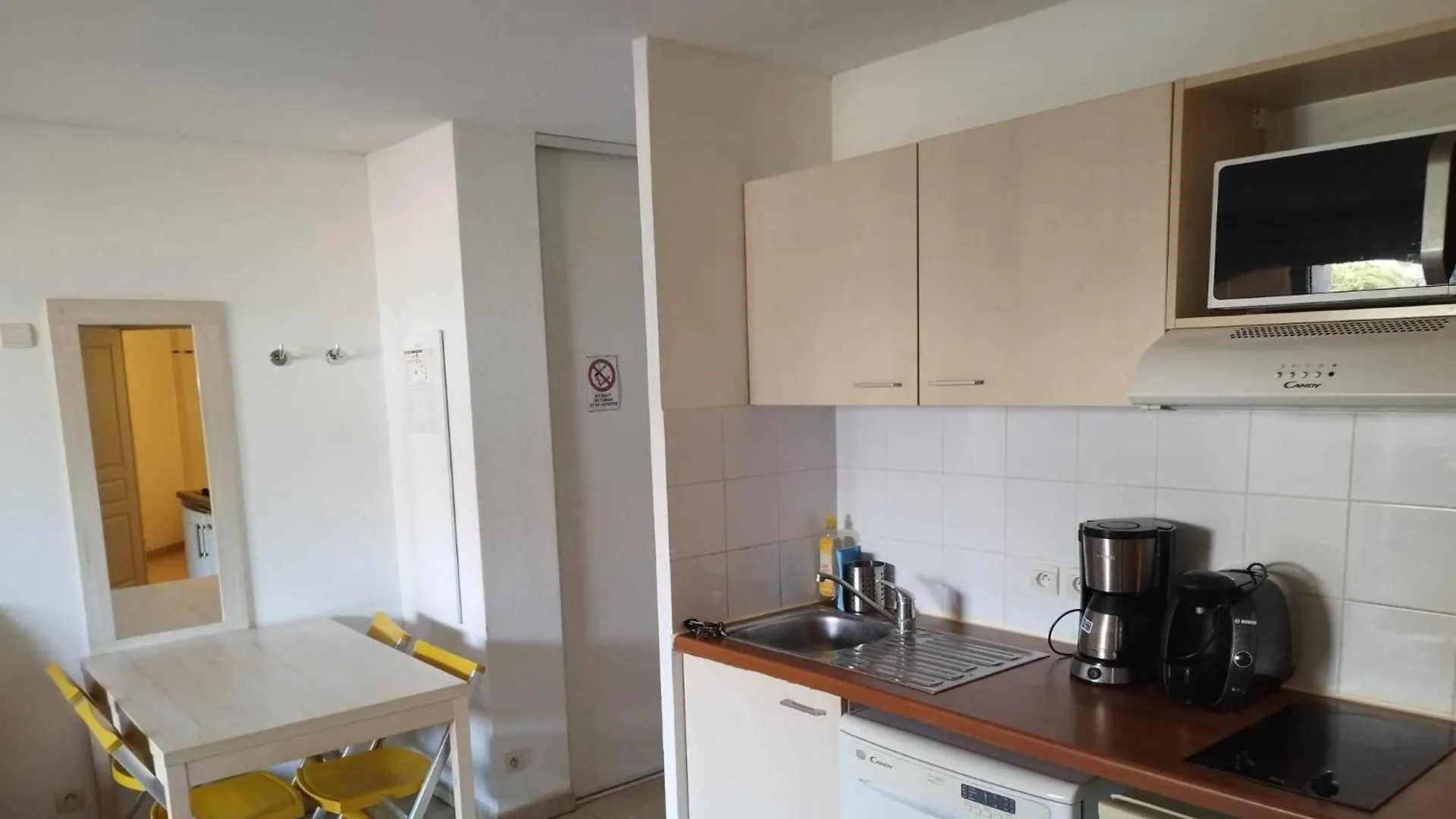 Appart Classe 3 Etoiles T2 Cabine 1-6 Pers Residence Avec Piscine - Parking Roquebrune-sur-Argens 0*,  France